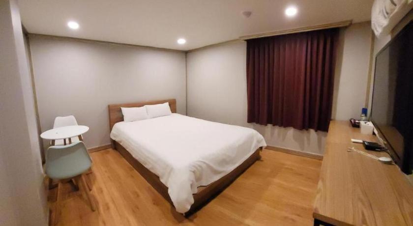 Emerald Ace Hotel Jeju Eksteriør billede