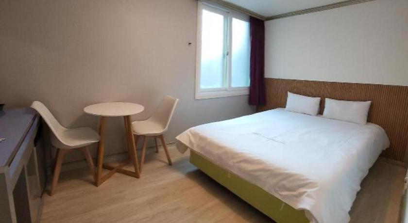 Emerald Ace Hotel Jeju Eksteriør billede