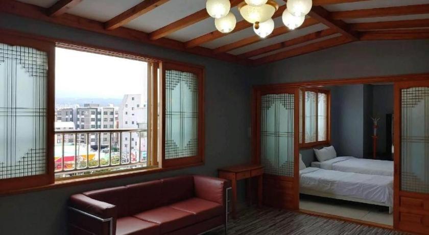 Emerald Ace Hotel Jeju Eksteriør billede