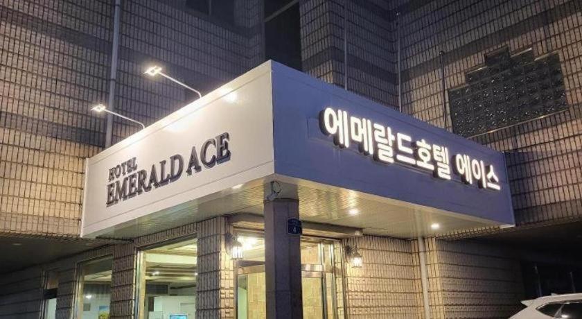 Emerald Ace Hotel Jeju Eksteriør billede